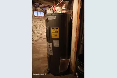 89 Columbia St, Adams, MA 01220 - Photo 13