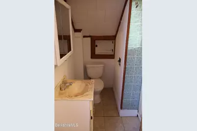 89 Columbia St, Adams, MA 01220 - Photo 9