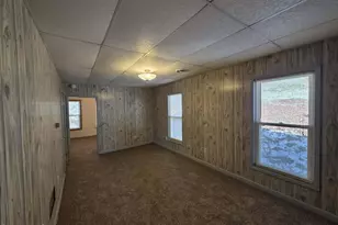 1669 Massachusetts Ave, North Adams, MA 01247 - Photo 15