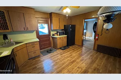 21 Enterprise St, Adams, MA 01220 - Photo 5