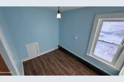 21 Enterprise St, Adams, MA 01220 - Photo 27