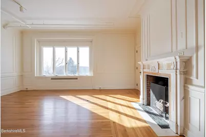 200 Old Stockbridge Rd Vanna #3, Stockbridge, MA 01262 - Photo 7