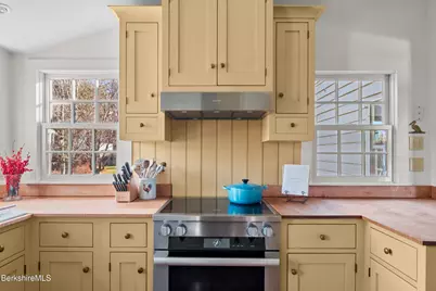 7 Stockbridge Rd, West Stockbridge, MA 01266 - Photo 15