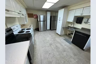 292 West St, Pittsfield, MA 01201 - Photo 11