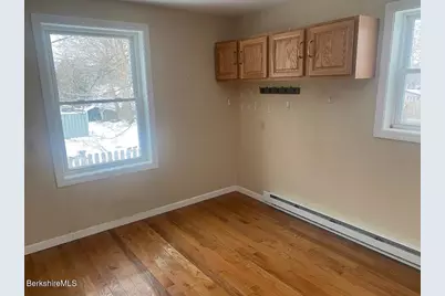 21 Sunset St, Pittsfield, MA 01201 - Photo 7