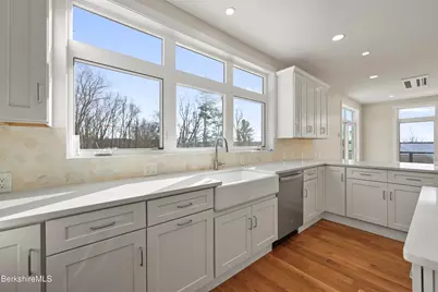 10 Aqua St, Lanesborough, MA 01237 - Photo 25