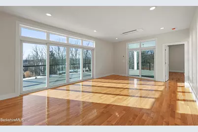 10 Aqua St, Lanesborough, MA 01237 - Photo 7