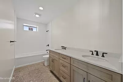 10 Aqua St, Lanesborough, MA 01237 - Photo 45