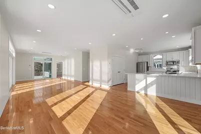 10 Aqua St, Lanesborough, MA 01237 - Photo 7