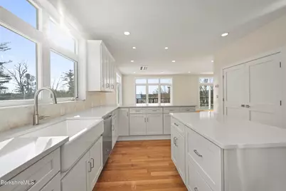 10 Aqua St, Lanesborough, MA 01237 - Photo 23