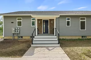 10 Aqua St, Lanesborough, MA 01237 - Photo 3