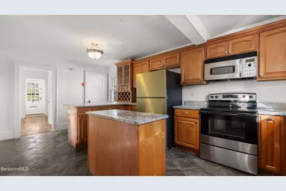 121 Edward Ave, Pittsfield, MA 01201 - Photo 9