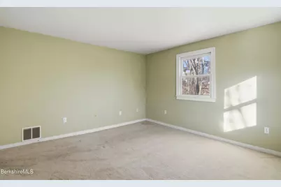 1 Clarkson Ave, Pittsfield, MA 01201 - Photo 23