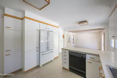 21 Great Barrington Rd, West Stockbridge, MA 01266 - Photo 9