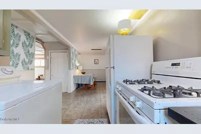 28 Mill St, North Adams, MA 01247 - Photo 15