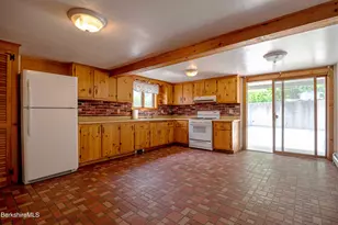 1057 Main St, Great Barrington, MA 01236 - Photo 9