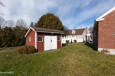 10 Marlboro Dr, Pittsfield, MA 01201 - Photo 33