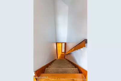 10 Marlboro Dr, Pittsfield, MA 01201 - Photo 15