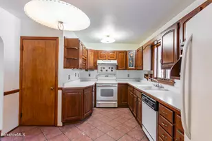 10 Marlboro Dr, Pittsfield, MA 01201 - Photo 5