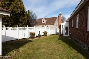 10 Marlboro Dr, Pittsfield, MA 01201 - Photo 35