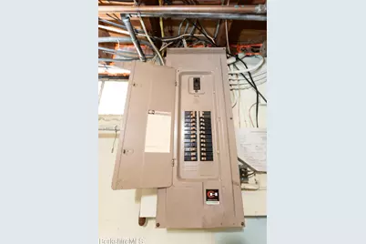 10 Marlboro Dr, Pittsfield, MA 01201 - Photo 27