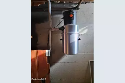 18 Bieniek Ave, Adams, MA 01220 - Photo 25