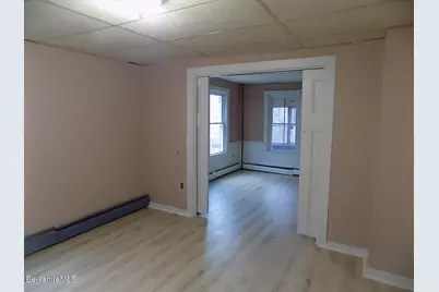 286 Walnut St, North Adams, MA 01247 - Photo 11