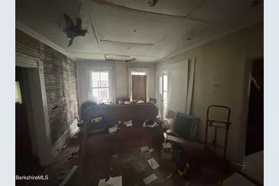 77 Front St, North Adams, MA 01247 - Photo 7