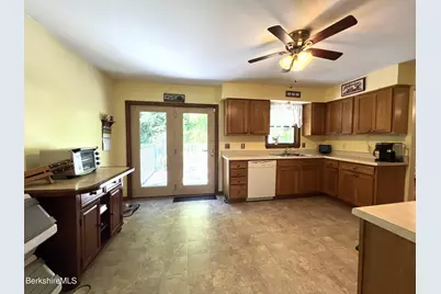 215 Partridge Rd, Pittsfield, MA 01201 - Photo 17