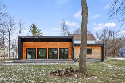 87 Maple St, Williamstown, MA 01267 - Photo 3