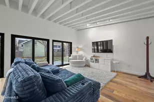 87 Maple St, Williamstown, MA 01267 - Photo 5