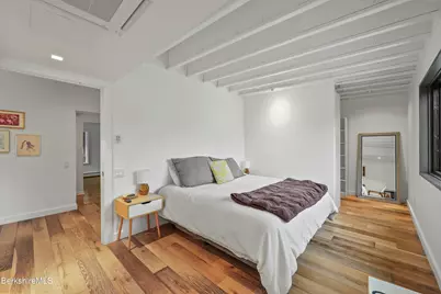 87 Maple St, Williamstown, MA 01267 - Photo 17