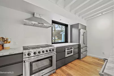 87 Maple St, Williamstown, MA 01267 - Photo 7