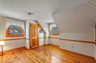 135 East St, Lee, MA 01238 - Photo 27