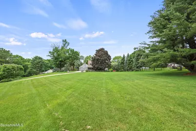 135 East St, Lee, MA 01238 - Photo 47