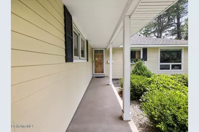 34 Jerome Dr, Williamstown, MA 01267 - Photo 3