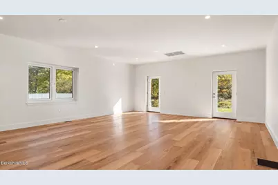 542 Water St, Williamstown, MA 01267 - Photo 5