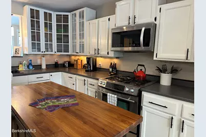 43 Chapman Rd, Pittsfield, MA 01201 - Photo 7