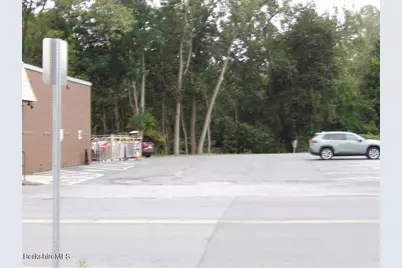 112 W Housatonic St, Pittsfield, MA 01201 - Photo 25