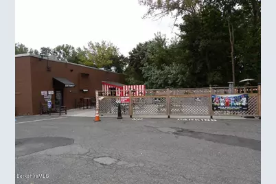 112 W Housatonic St, Pittsfield, MA 01201 - Photo 5