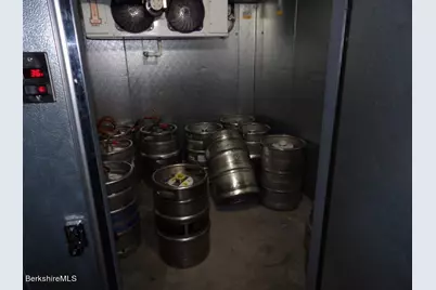 112 W Housatonic St, Pittsfield, MA 01201 - Photo 17