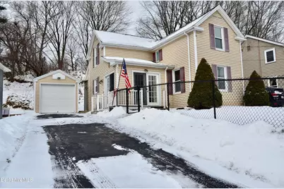 639 Lakeway Dr, Pittsfield, MA 01201 - Photo 1