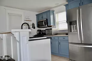 639 Lakeway Dr, Pittsfield, MA 01201 - Photo 5