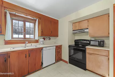 24 Pleasantview Dr, Dalton, MA 01226 - Photo 15