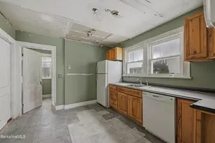 21 Ensign Ave, Pittsfield, MA 01201 - Photo 3