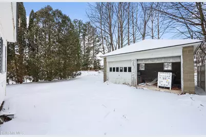 21 Ensign Ave, Pittsfield, MA 01201 - Photo 25