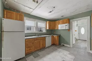 21 Ensign Ave, Pittsfield, MA 01201 - Photo 5