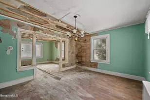 21 Ensign Ave, Pittsfield, MA 01201 - Photo 9