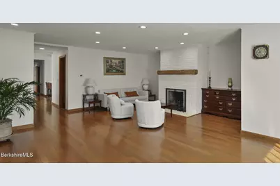 108 Berkshire Dr, Williamstown, MA 01267 - Photo 3