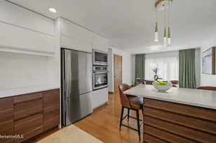 108 Berkshire Dr, Williamstown, MA 01267 - Photo 3